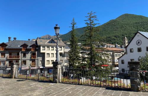 PLAZA centro - Photo 16