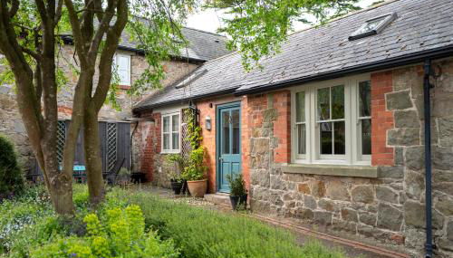 Courtyard Cottage - Photo 5