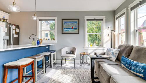 Walk to Dtwn Charlevoix Condo with Fireplace - Foto 5