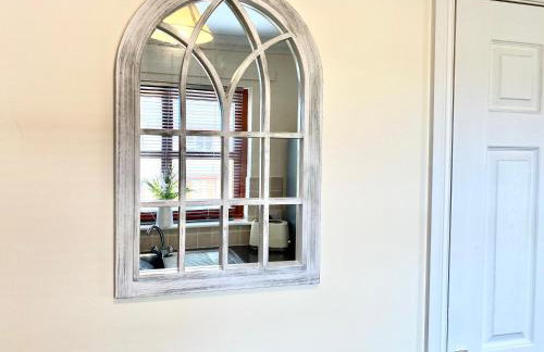 100 Thornhill Drive, Elgin - Photo 3