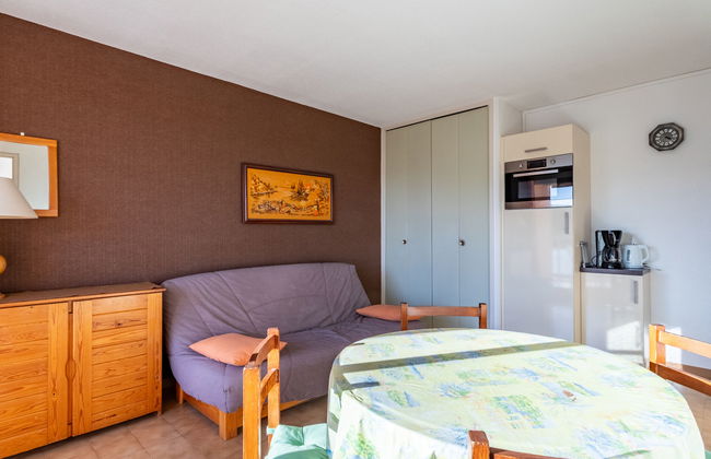 1 bedroom Apartment in Bormes-les-Mimosas with swimming pool and garden - Photo 6