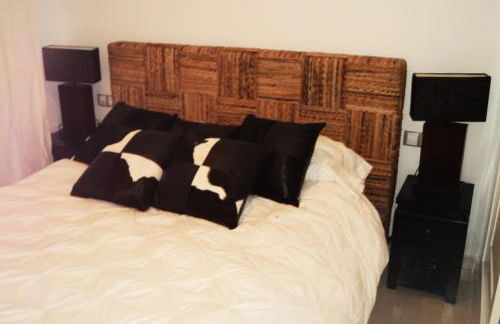 Apartamento en primera línea de playa con piscina y garaje gratuito - Foto 33