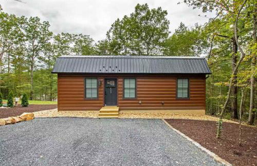 Cozy Family Luray Cabin w Fire Pit Grill WiFi & More - Photo 32