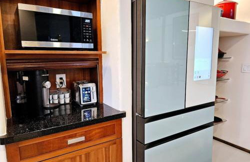 Breathtaking Oceanfront Home on Lava Rock Beach - Photo 36