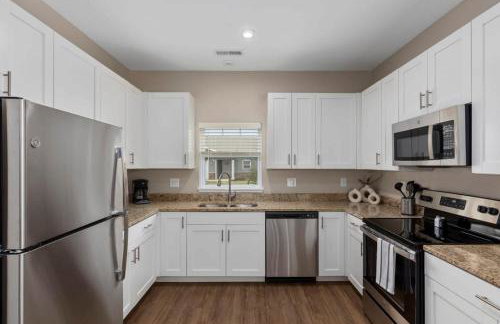 Modern New Build 12BR 12BA w Garage Patio - Foto 10