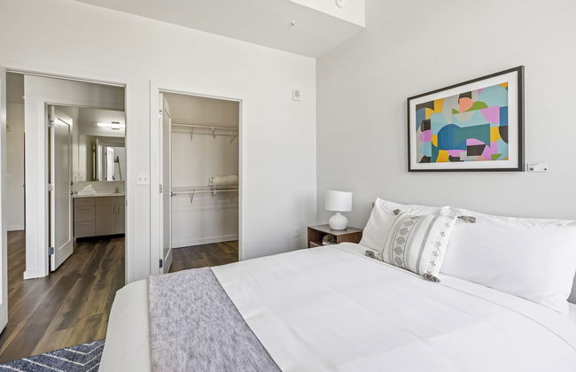 Placemakr Marymount Ballston - Photo 21