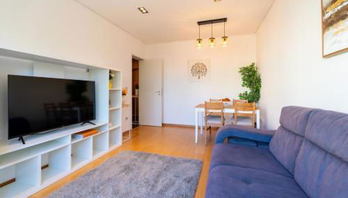 Modern Flat with Workspace in Foz by HostWise - Foto 3