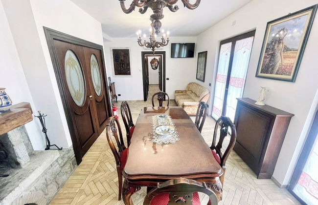 Pool, Jacuzzi and Events Room - Charming Villa in Umbria - Sleeps 24 - Lake View - Foto 32