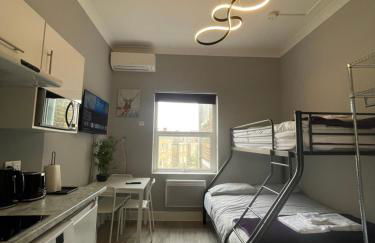 Westminster Inn - Photo 11