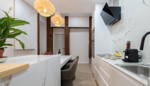 Apartamento Rosales Suites Lujo en el Centro - Photo 5, stove