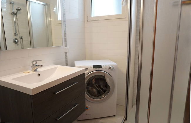 Villa in Front of the Pedestrian Area With Pool - Foto 6