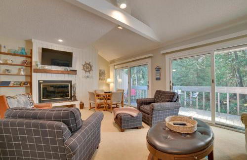 Harbor Springs Condo with Fireplace Near Skiing! - Foto 6