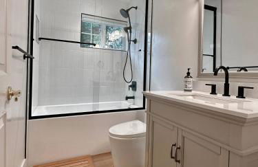 Spacious Cozy and Renovated Mountain Retreat - Foto 33