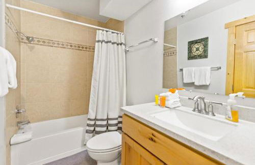 Rocky Mountain Escape with Vista View - Wildernest - Foto 20