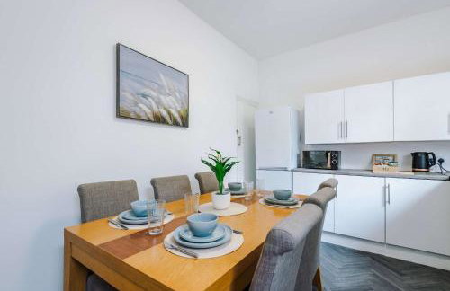 Whitegate House - Photo 13