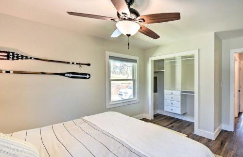 Townville Lake House with Private Dock, Kayaks! - Foto 20