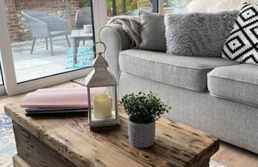 Studio Cabin Retreat with Hot Tub Sea and Downs views in Seaford with own garden - Foto 20