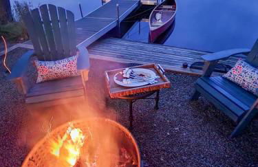 Lakefront Hot Tub Canoes Game Room Wood FP - Foto 30