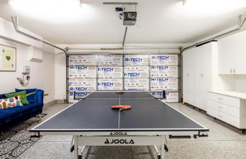 Spacious Yard, Sparkling Pool & Spa, Firepit, 9beds! - Photo 46