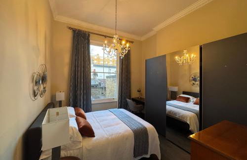 Elegant One Bedroom Apartment in Central London - Photo 31
