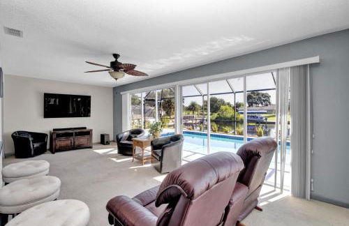 Pet Friendly Canal Front 3-Bedroom Grand Villa with Pool, Linai and Dock - Foto 7