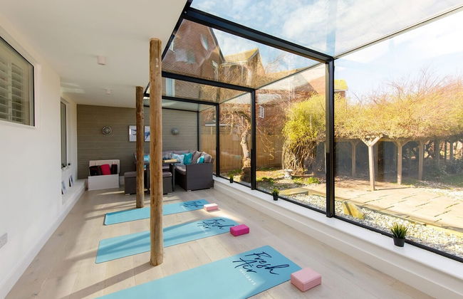 Luxury Seafront Family Home - Indoor Pool - Foto 23