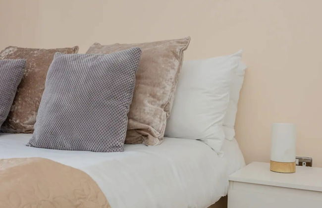 Vivid Apartment in Central London - Photo 3