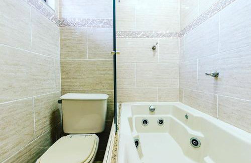Excelente apartamento no melhor point de Itaúna a 100 m da praia - Foto 31