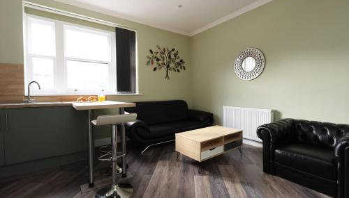 Modern Comfort 4 Bedrooms and Great Location - Foto 4