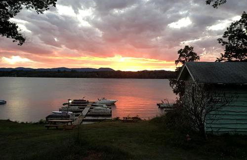 Cozy Cabin with Lovely Views of Great Sacandaga Lake in Northville, New York - Foto 16