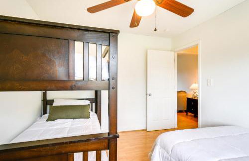 Relax Fireside! Home Less Than 1 Mi to Tryon International - Foto 17