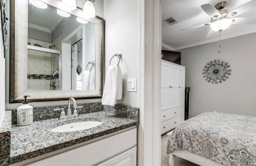 Beach and Pool Access Smith Mountain Lake Getaway! - Foto 12