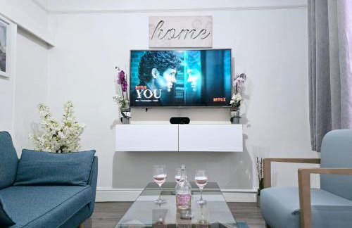 Cheerful Home near Preston train station & Uclan - Photo 2