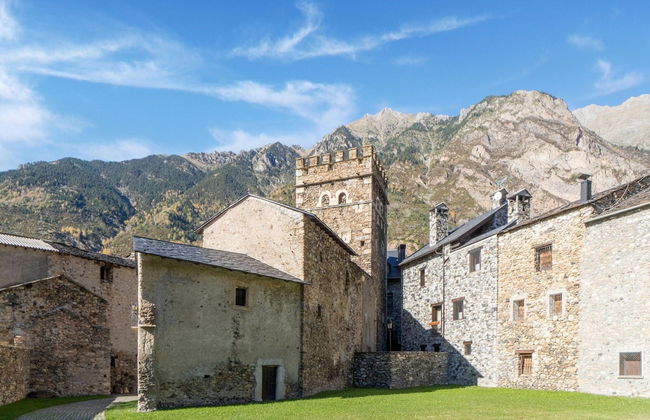 Stone Home in Benasque Near Scenic Lake - Foto 32