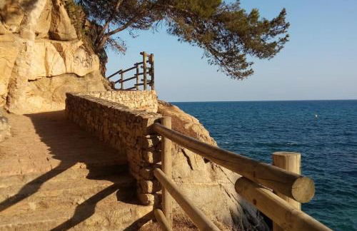 Villa Mediterránea con Cinco Dormitorios y Piscina - Foto 41