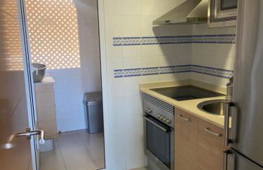 Moderno apto con vistas al puerto, aire acondicionado,wifi,piscina,fácil aparcamiento - Foto 8