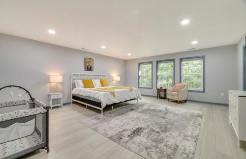 Game Room and Home Theater! Immaculate Poconos Lodge - Foto 19