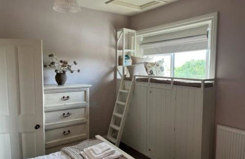 The Blue Cottage with luxurious Super King bed - Photo 37