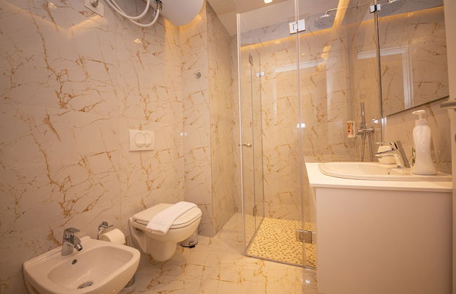 Central Chic Apartments - Photo 45