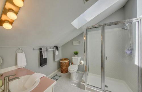 Beachfront Sagle Retreat with Boat Dock and Lift - Foto 19