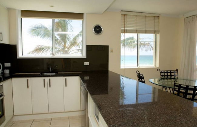 Crystal Beachfront Apartments - Foto 2