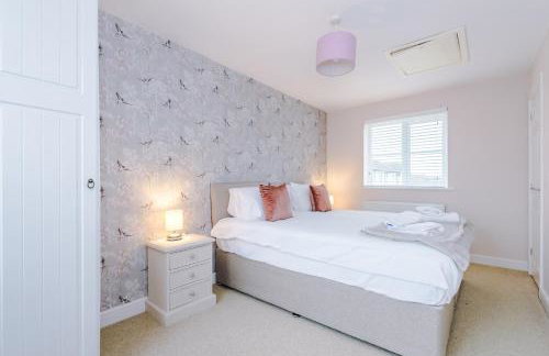 Relaxing 3 Bedroom Chester Home with garden - Photo 21