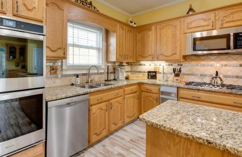 Douglasville Lake Home with Private Pool and Gazebo! - Foto 7