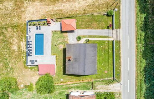 Gorgeous Home In Krizevci - Photo 8