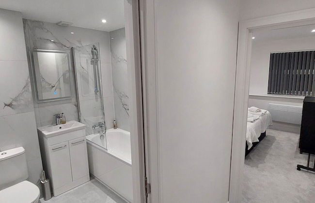 Modern 2 Bedroom Apartments - Camberley - Foto 33