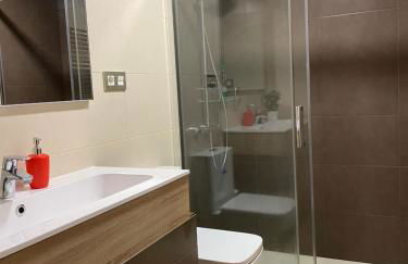 HomeOffice with Church Views - Foto 28