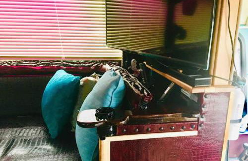 Stay Like a Rock Star Tour Bus in Durham NC - Foto 29