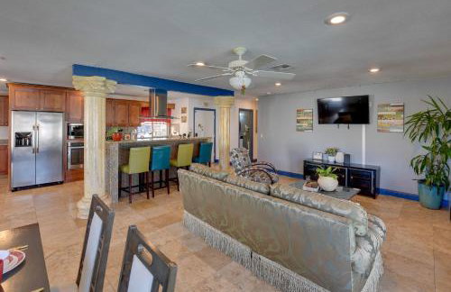 Elegant Home with Pool Table 3 Mi to Vegas Strip! - Foto 7