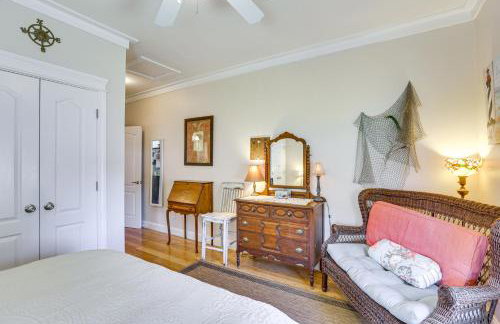 Lovely Carrabelle Home with Lake Views and Pool Access - Foto 11