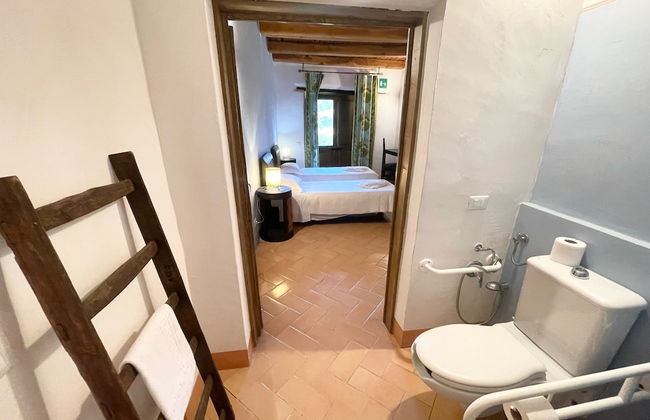 Spoleto Tranquilita Sleeps 20 With Wifi Pool Yoga Studio Gardens and Views - Photo 8